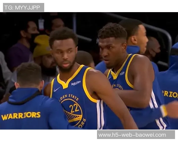 克雷格波特精彩表现撤步远投被犯规成功打成三分加一 克雷格波特精彩表现撤步远投被犯规成功打成三分加一