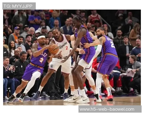 小卡强调进攻战术执行力与防守协作的重要性以提升球队整体表现