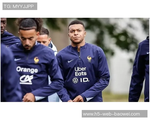 姆巴佩本赛季状态火热10场狂轰14球仅一场未能进球展现超强实力 姆巴佩本赛季状态火热10场狂轰14球仅一场未能进球展现超强实力