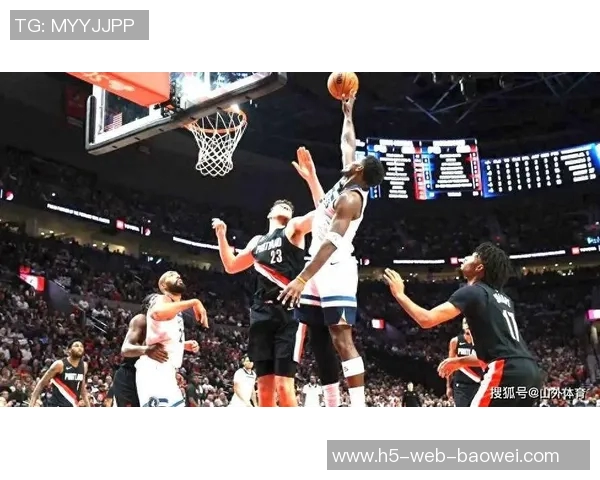 爱德华兹首节火力全开9投6中砍下14分2板3助与东契奇展开激烈对决 爱德华兹首节火力全开9投6中砍下14分2板3助与东契奇展开激烈对决